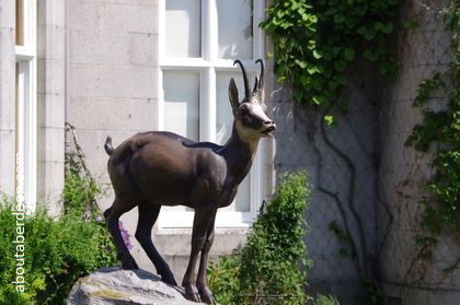 deer monument